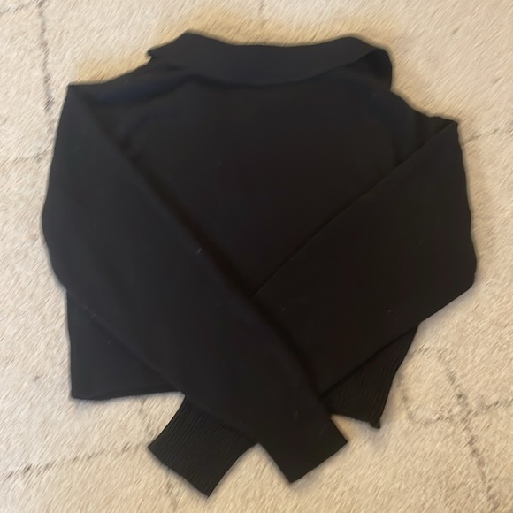 H&M Divided collar black knit crop sweater - Picture 4 of 4